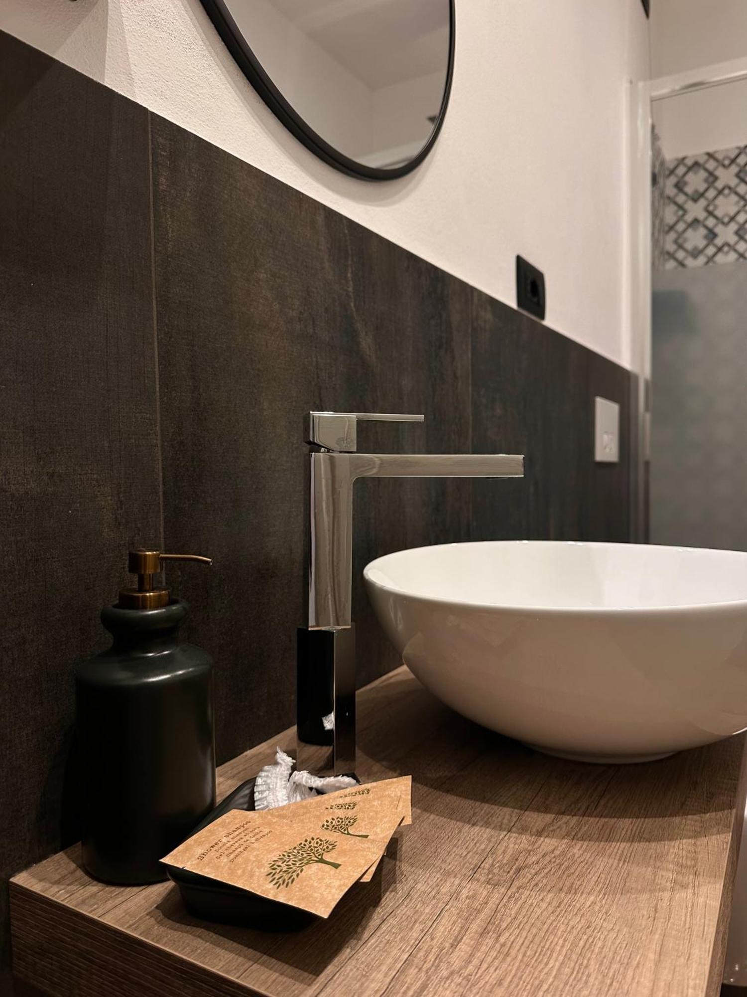 La Casa Del Capitano Apartment เลวานโต ภายนอก รูปภาพ